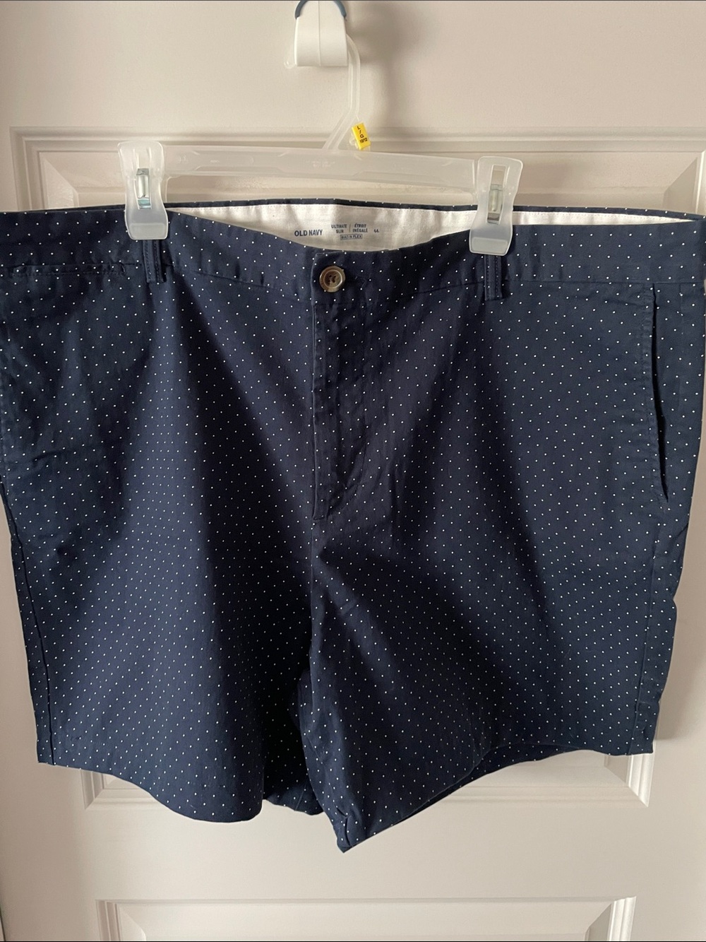 Old Navy Navy Dot Flat-Front Men’s Shorts